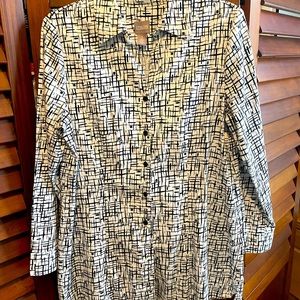 Chicos long blouse. Great over leggings!